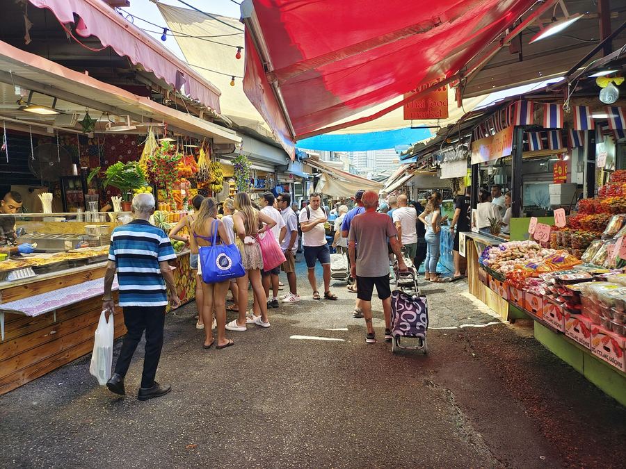 Shopping and local guide photograph